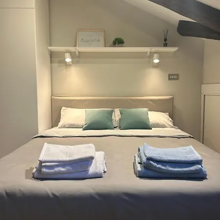 Molevibes, Mansarda Panoramica - Piazza Vittorio Appartamento