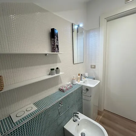 アパート Molevibes, Mansarda Panoramica - Piazza Vittorio トリノ